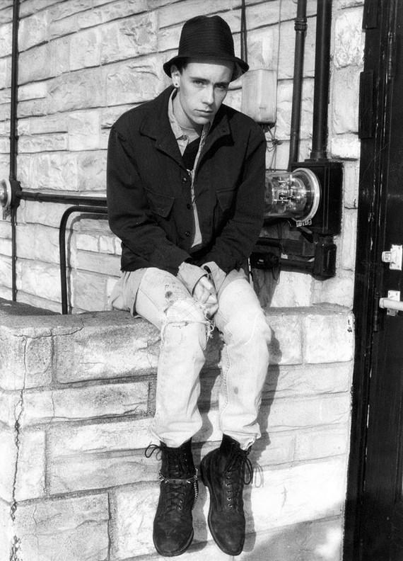 Punk with hat, circa 1984. By Tim Schapker [CC BY 2.0 (https://creativecommons.org/licenses/by/2.0)], via Wikimedia Commons