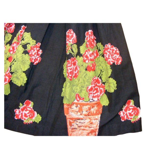 vintage 50s dress with novelty print,close up