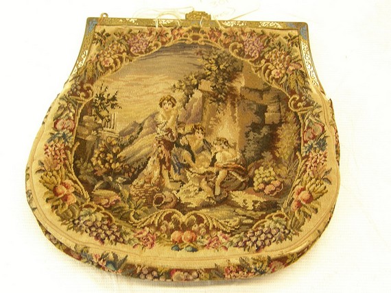 Delicate Victorian Needlework purse Delicate Victorian Needlework purse