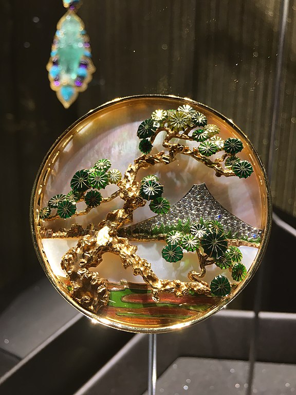 Mount Fuji. Bulgari brooche, 1971 Mount Fuji. Bulgari brooche, 1971