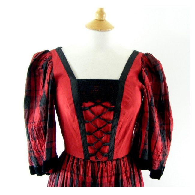 Tyrolean 80s vintage dress-front