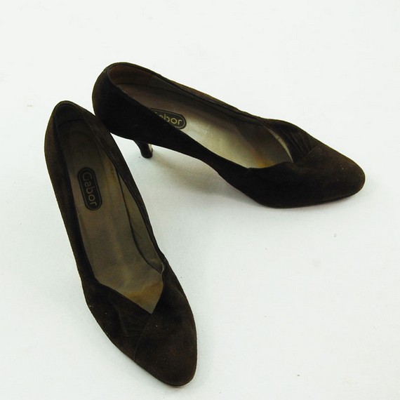 80s Brown Suede Shoes, Pointed Toes and Three Inch Heels  80s Brown Suede Shoes, Pointed Toes and Three Inch Heels