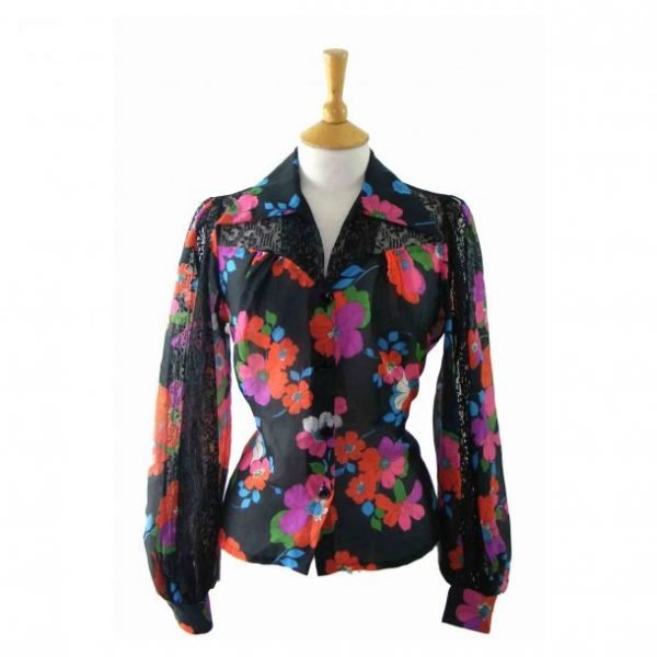 spring fashion - 70s floral print blouse