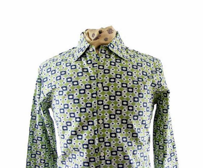 Close up of 60s Vintage Mens Dead Stock Green Geometric Print Shirt