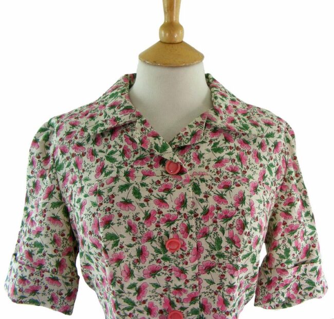 70s Pink Floral Short Sleeve Blouse closeup