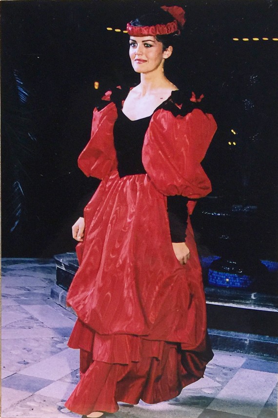 Lise_Skjåk_Bræk_fashion_2, By photo Steinar Westin. Dress design Lise Skjåk Bræk (Lise Skjåk Bræk (designer)) [CC BY-SA 4.0 (httpscreativecommons.orglicensesby-sa4.0)], via Wikimedia Commons