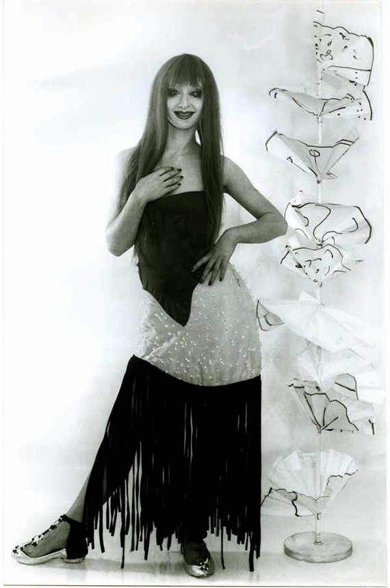 Roesler-Fashion_Dress, By Herbert RöslerLinda Li (Herbert Rösler) [GFDL (httpwww.gnu.orgcopyleftfdl.html) or CC-BY-SA-3.0 (httpcreativecommons.orglicensesby-sa3.0)], via Wikimedia Commons_1988