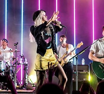 what outfits you could wear to an 80s party.570px-Paramore at Royal Albert Hall.19th June 2017