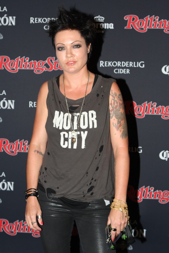 Sarah McLeod_musician wearing slogan tee Sarah McLeod_musician wearing slogan tee