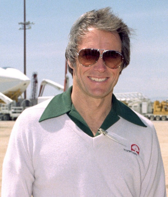 Eye catching 80s mens clothes that became trend setters