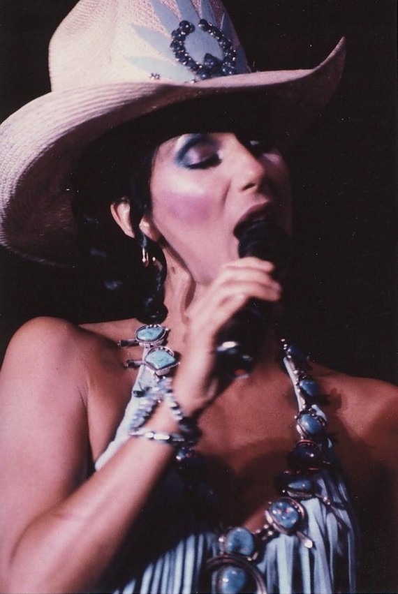 Amazing 80s womens clothes - Cher live-1981 Amazing 80s womens clothes - Cher live-1981