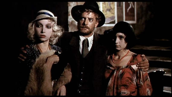 Retro clothing - Screenshot of Film, d'amore e d'anarchia - 1973. Retro clothing - Screenshot of Film, d'amore e d'anarchia - 1973.