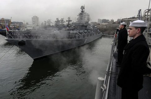 Sailors in P coats on deck aboard the U.S. USS Blue Ridge-who makes a high quality pea coat