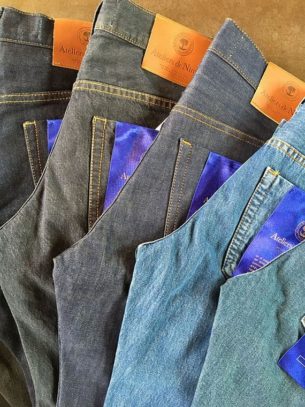 Blue blooded Denim Hunters and Jeans Culture.Selvedge denim jeans (Jeans en toile de Nîmes selvedge)