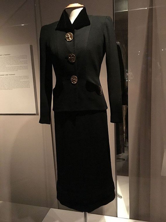 Elsa Schiaparelli two piece suit, circa 1938 - 1939 Elsa Schiaparelli two piece suit, circa 1938 - 1939