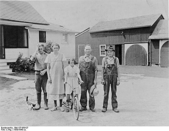 Farming family, USA, 1930 Farming family, USA, 1930