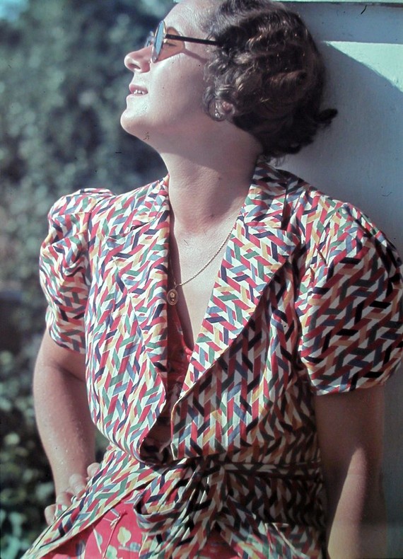Fashion in the 40s: Strength, resilience, ingenuity - Blue 17 Vintage Clothing