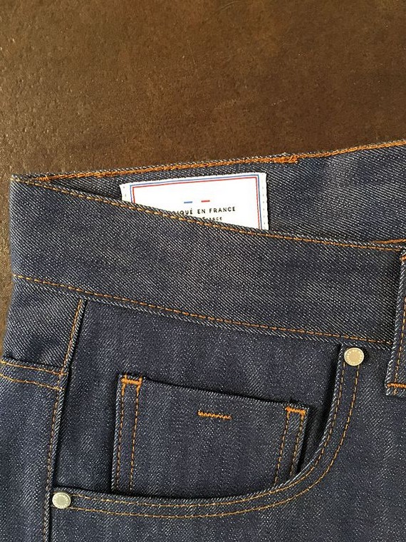 Denim selvedge jeans pocket reinforced with rivet Denim selvedge jeans pocket reinforced with rivet