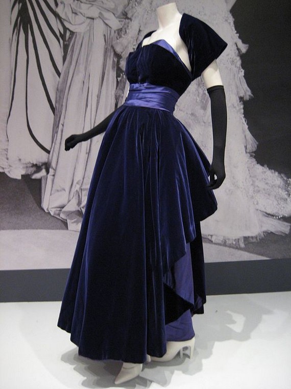 Silk velvet and silk satin Christian Dior ballgown, 1947 Silk velvet and silk satin Christian Dior ballgown, 1947