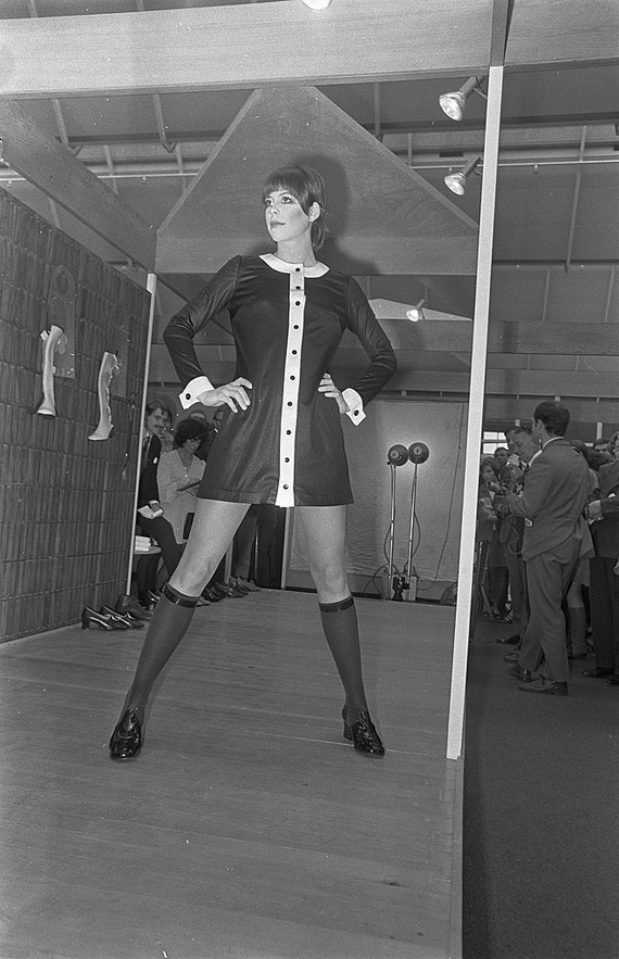 Summer boots at shoe fair in Utrecht, 1969. model Diabolo Summer boots at shoe fair in Utrecht, 1969. model Diabolo