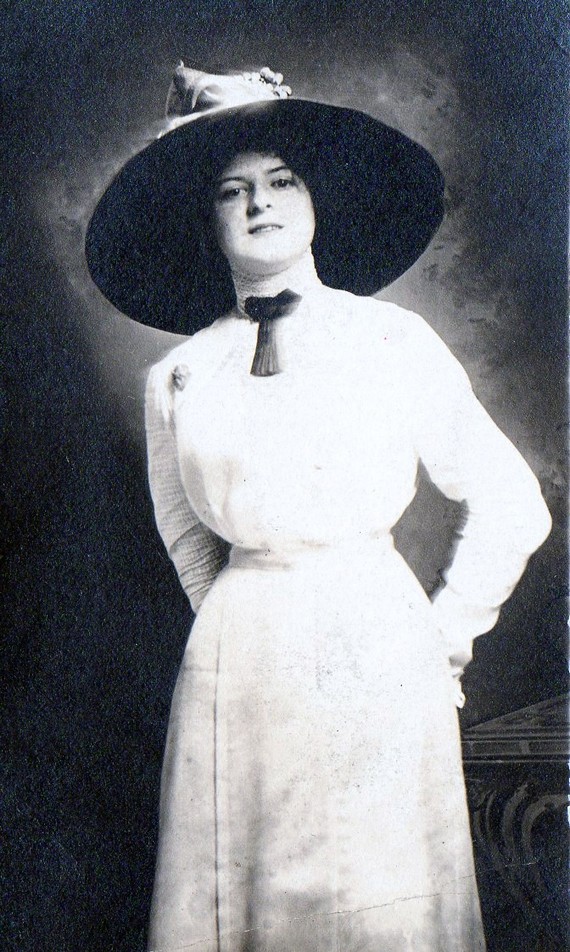 Women's fashion in 1914 Women's fashion in 1914