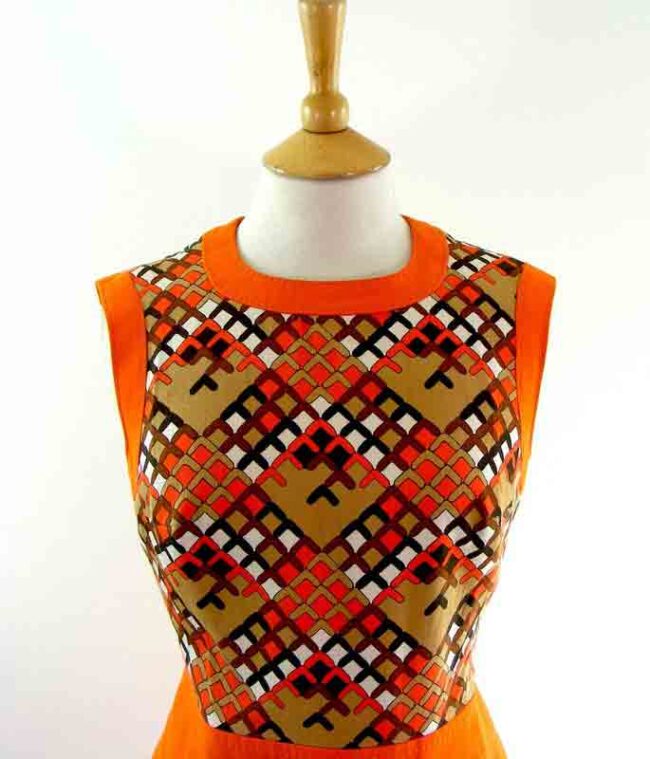 1960s Short Fitted Dress - Image 2