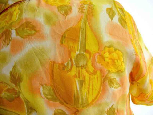 1960s Viola Print Blouse - Image 3