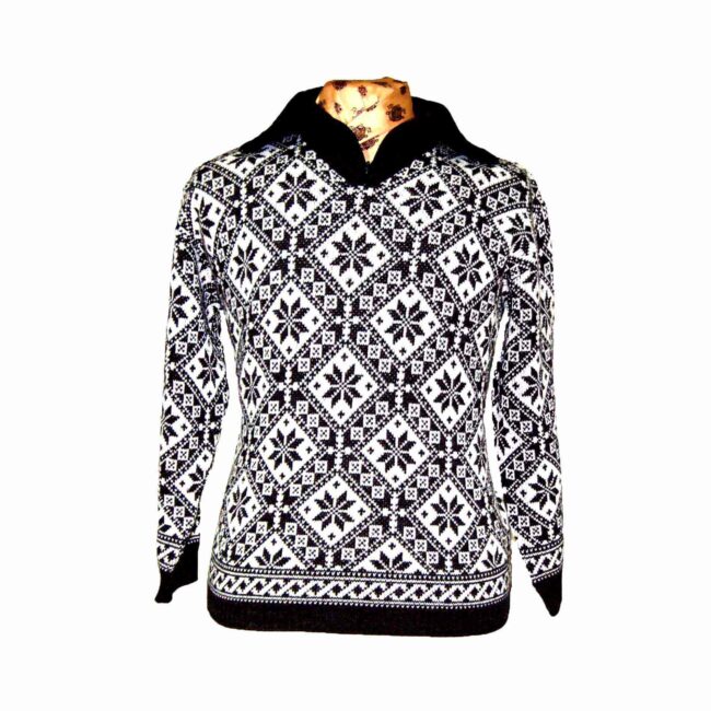 80s Black White Snowflake Knitted Sweater  - L