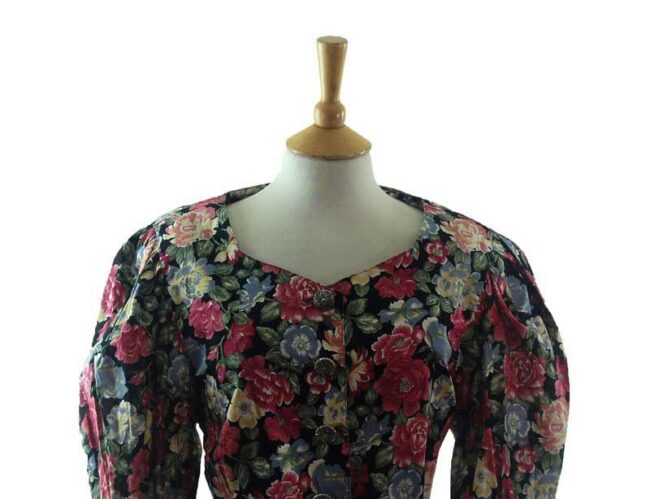 80s-floral-blouse front close up