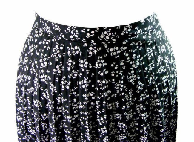 70s Black Cherry Print A Line Skirt - 6 - Image 2