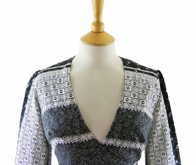 70s Cropped Black & White Bolero Style Top - 8 - Image 2