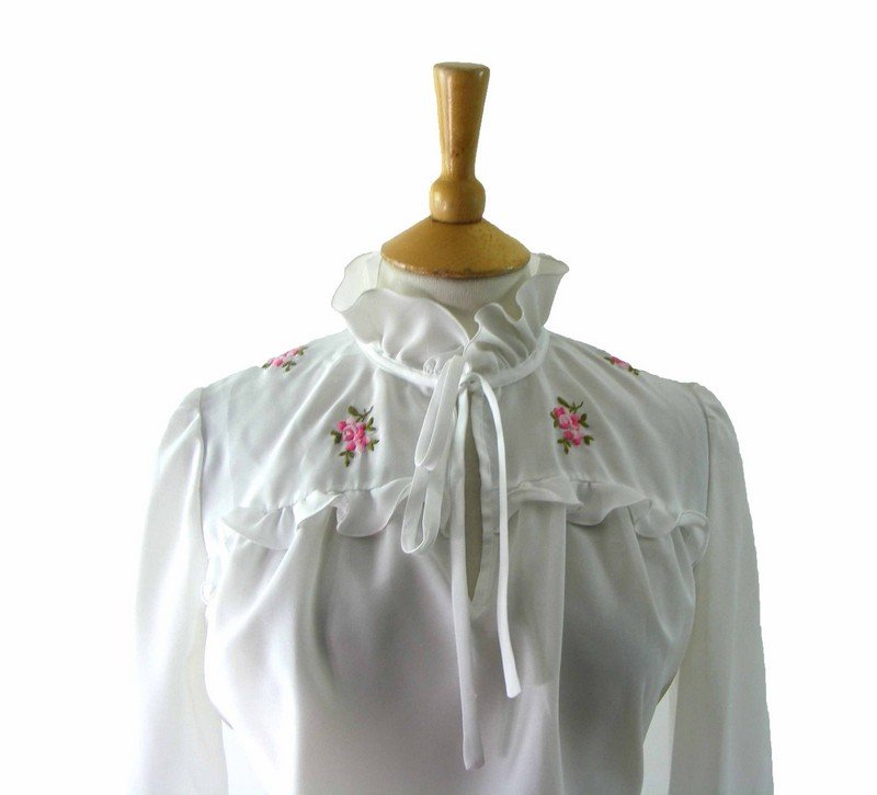 70s Embroidered White Top - 12 - Image 2