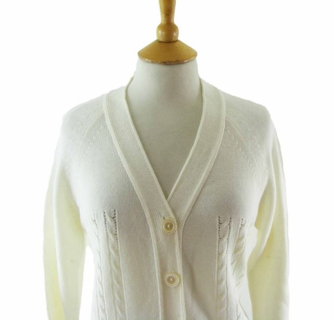 70s White Cable Knit V Neck Cardigan - 12 - Image 2