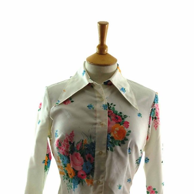 Close-up-of-70s-White-Long-Sleeved-Floral-Print-Blouse