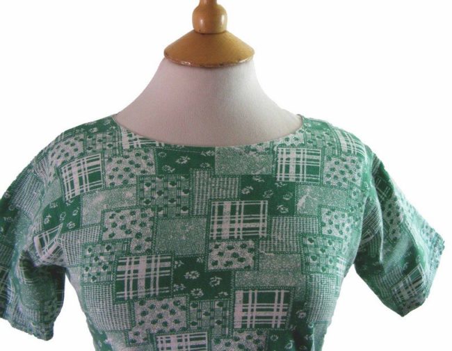 80s Green Scoop Neck Printed Top - 10 - Image 2