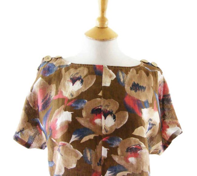 Close-up-of-80s-Multicolored-Big-Floral-Print-Blouse