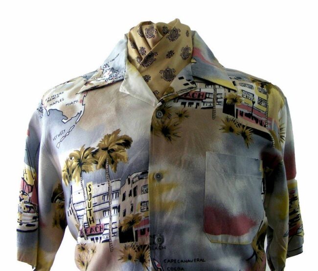 90s Florida Print shirt - L - Image 2