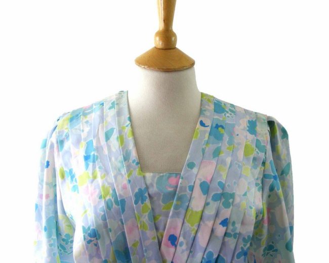 90s Multicolored Cropped V Neck Top - 12 - Image 2