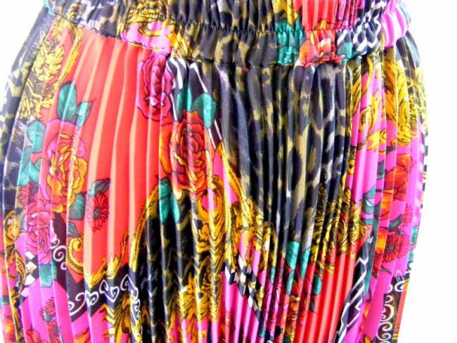 90s Pleated Floral Print Knee Length Skirt - Image 2
