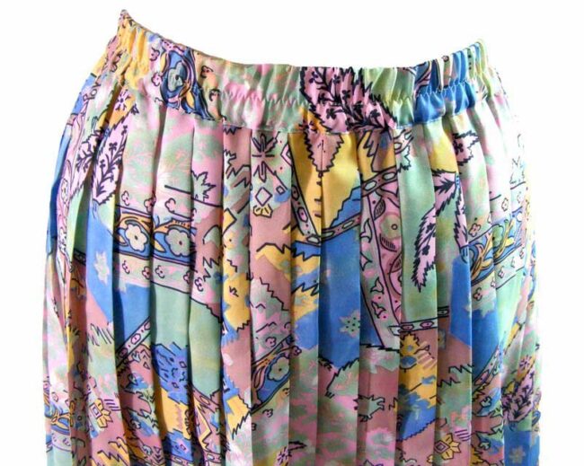 90s Short Pleated Abstract Print skirt - 12 - Image 2