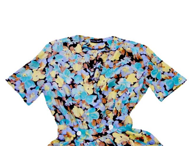90s V Neck Floral Print Cropped Play suit - 8 - Image 2
