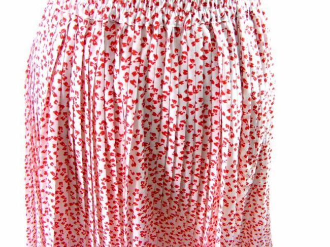 90s White Floral Patterned Pleated Skirt - 8 - Image 2