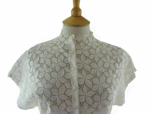 50s Button Up Cropped Lace Blouse - 12 - Image 2