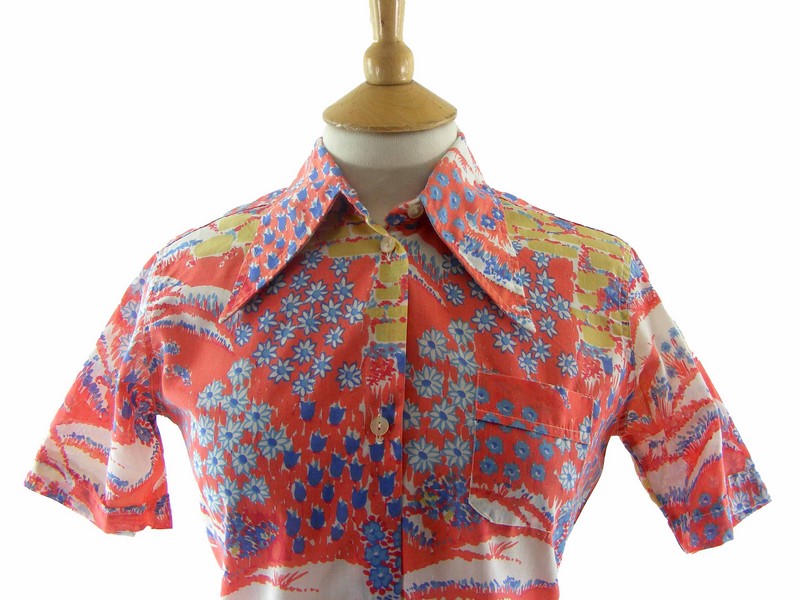 70s Red Floral Short Sleeve Blouse - 12 - Image 2