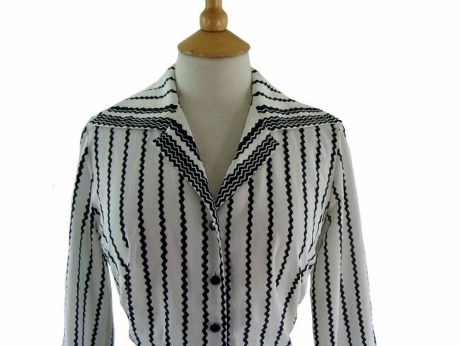 70s Zigzag Striped Blouse - 12 - Image 2