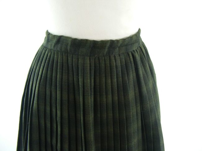 60s Dark Green Tartan Pleated Skirt - 10 - Image 2