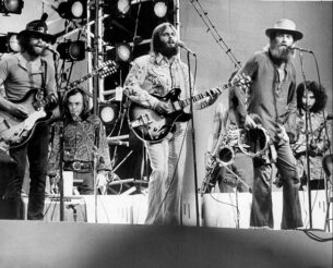 The Beach_Boys wearing their 70s retro shirts while performing Good Vibrations in Central Park 1971