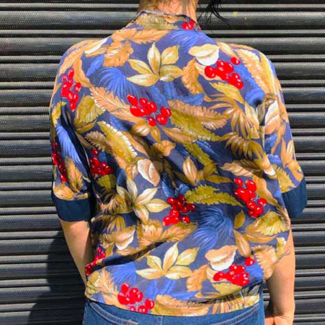 Back of 90s Womens Floral Pattern Shirt
