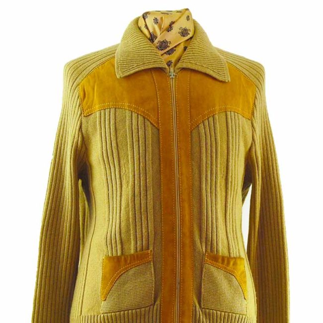 close up of 70s Wide Collar Cardigan
