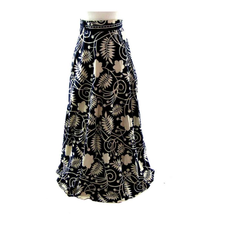Black_and_white_maxi_Skirt@price20product_catwomenSkirtsprinted-skirtspa_colorredatt_size10att_era70s-4timestamp1439465201.jpg